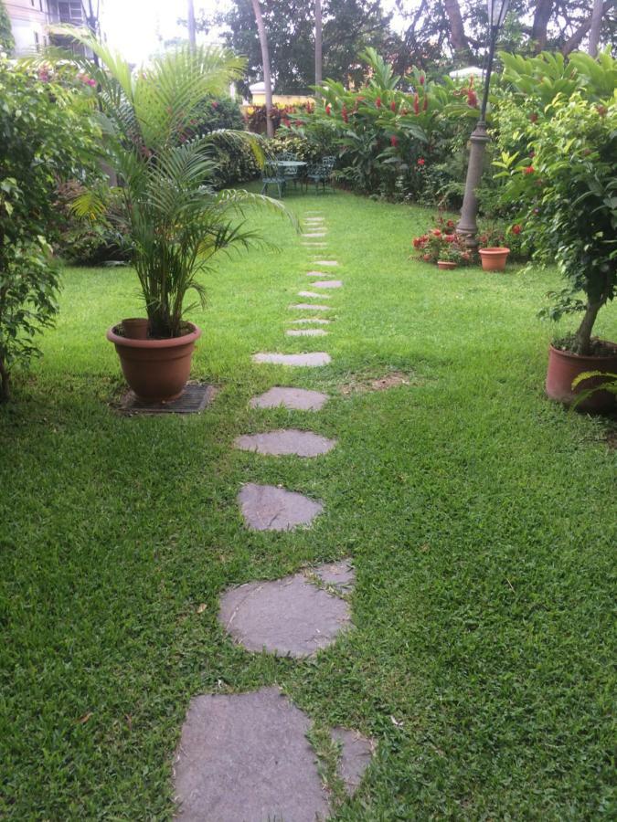 The Little Bed Room San Salvador Exterior photo